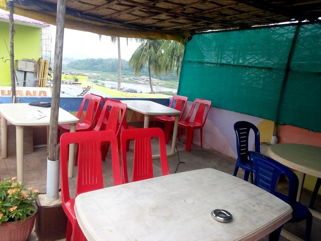 Riverside Homestay هامبي المظهر الخارجي الصورة